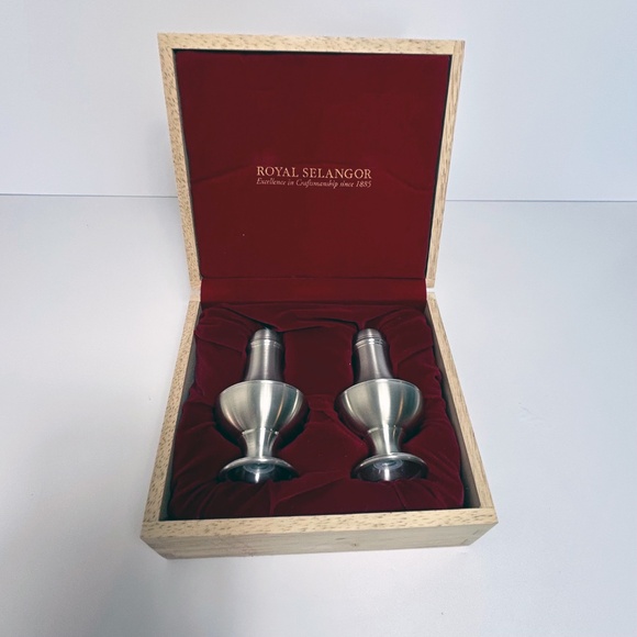 New in Wood Box Royal Selangor Pewter salt & pepper shakers - Picture 4 of 10
